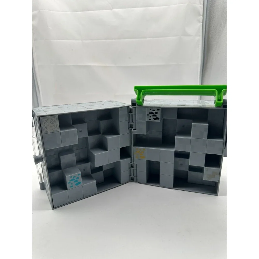 Minecraft Mini Figure Collector Case Storage Display Cube Box Gray 2014 Mattel